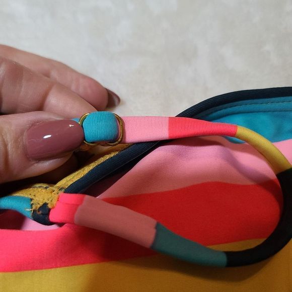 Xhilaration bikini top  - Picture 2 of 6